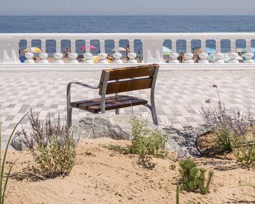 dune-inspired promenade brings sand and vegetation into comillas’ waterfront
