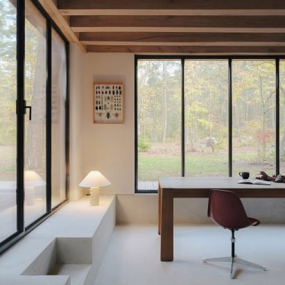 House at the Edge frames "living tableaux" of forest in France