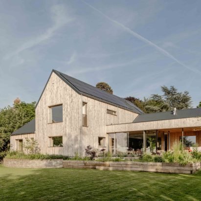 Gresford Architects clads low-carbon Oxfordshire bungalow in cedar wood