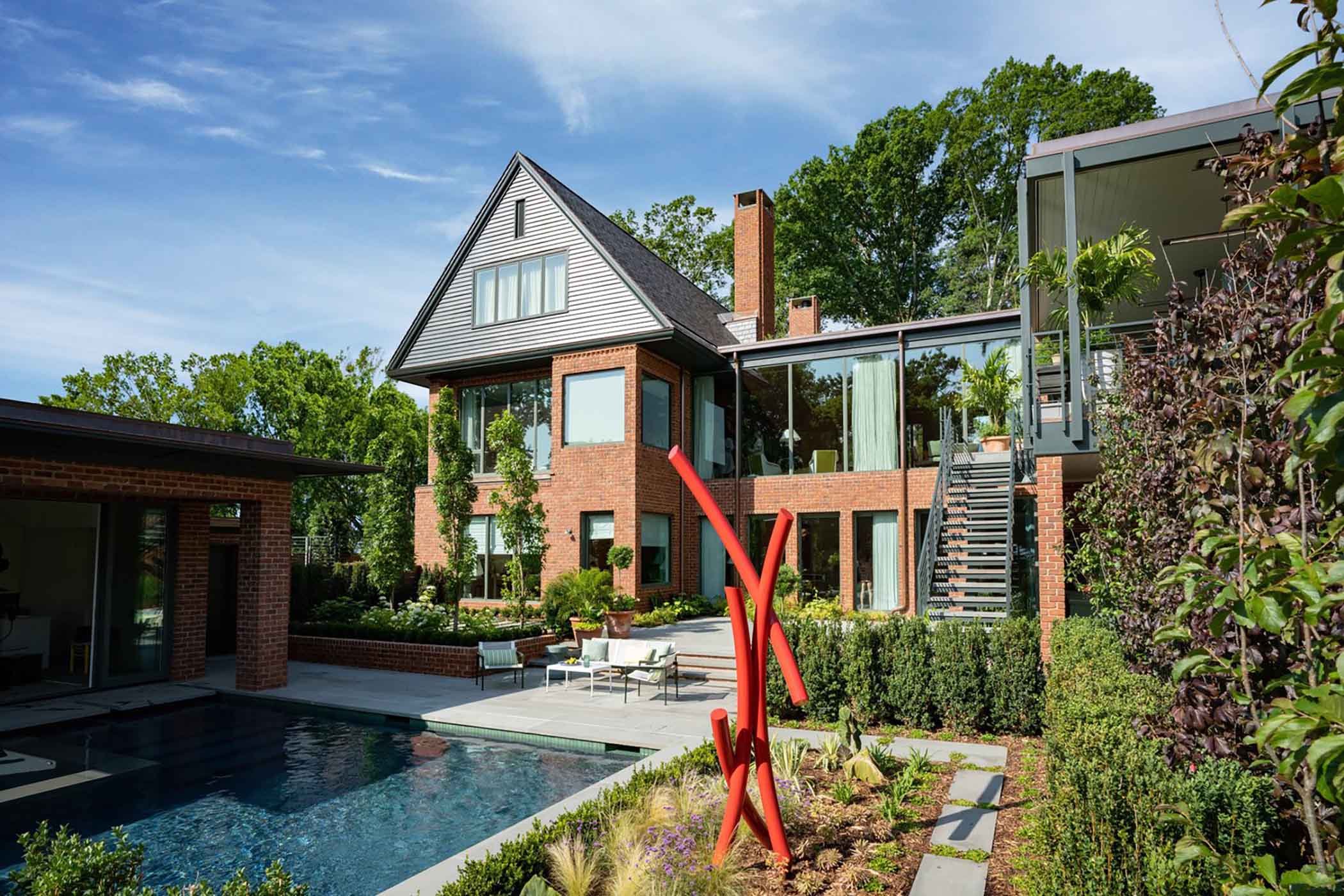 In a Neighborhood of Colonials, a Charlotte Home Takes Inspiration From Frank Lloyd Wright and the Menil House