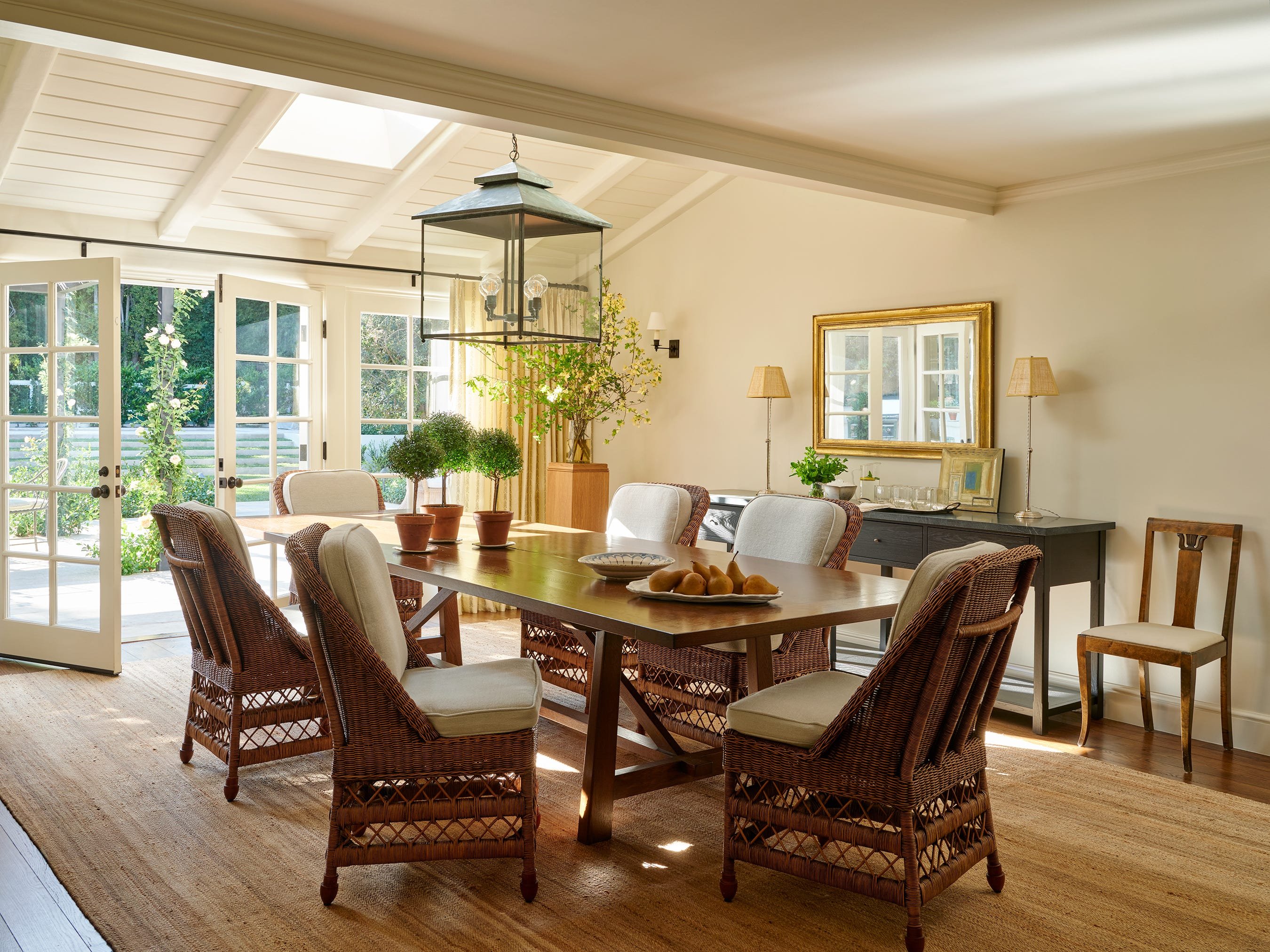 Annie Meyers-Shyer of @ThisOakHouse Creates Her Perfect Dining Room