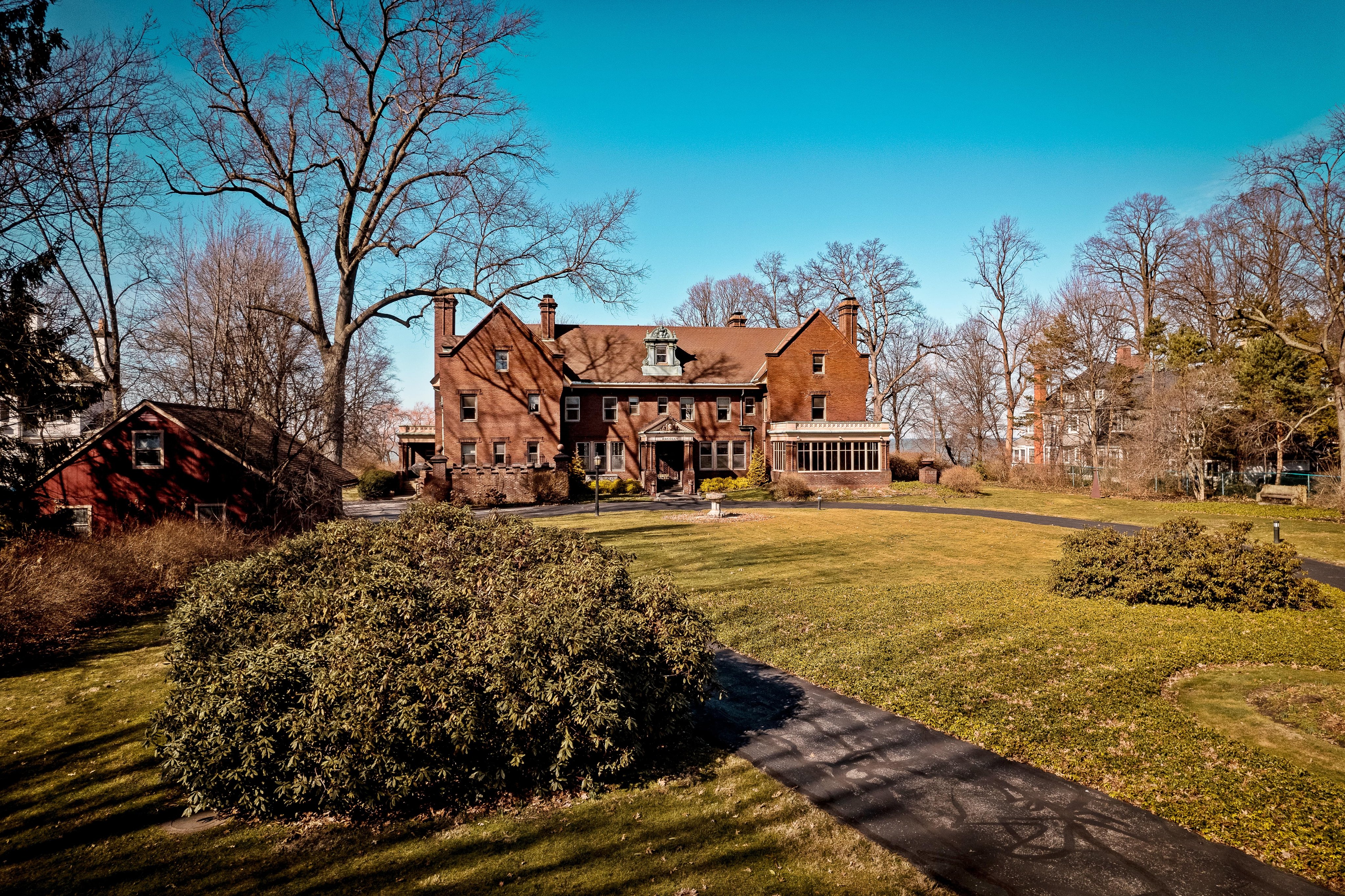 Inside Bratenahl, the Tiny Lake Erie Village Where Travis Kelce Just Bought a House