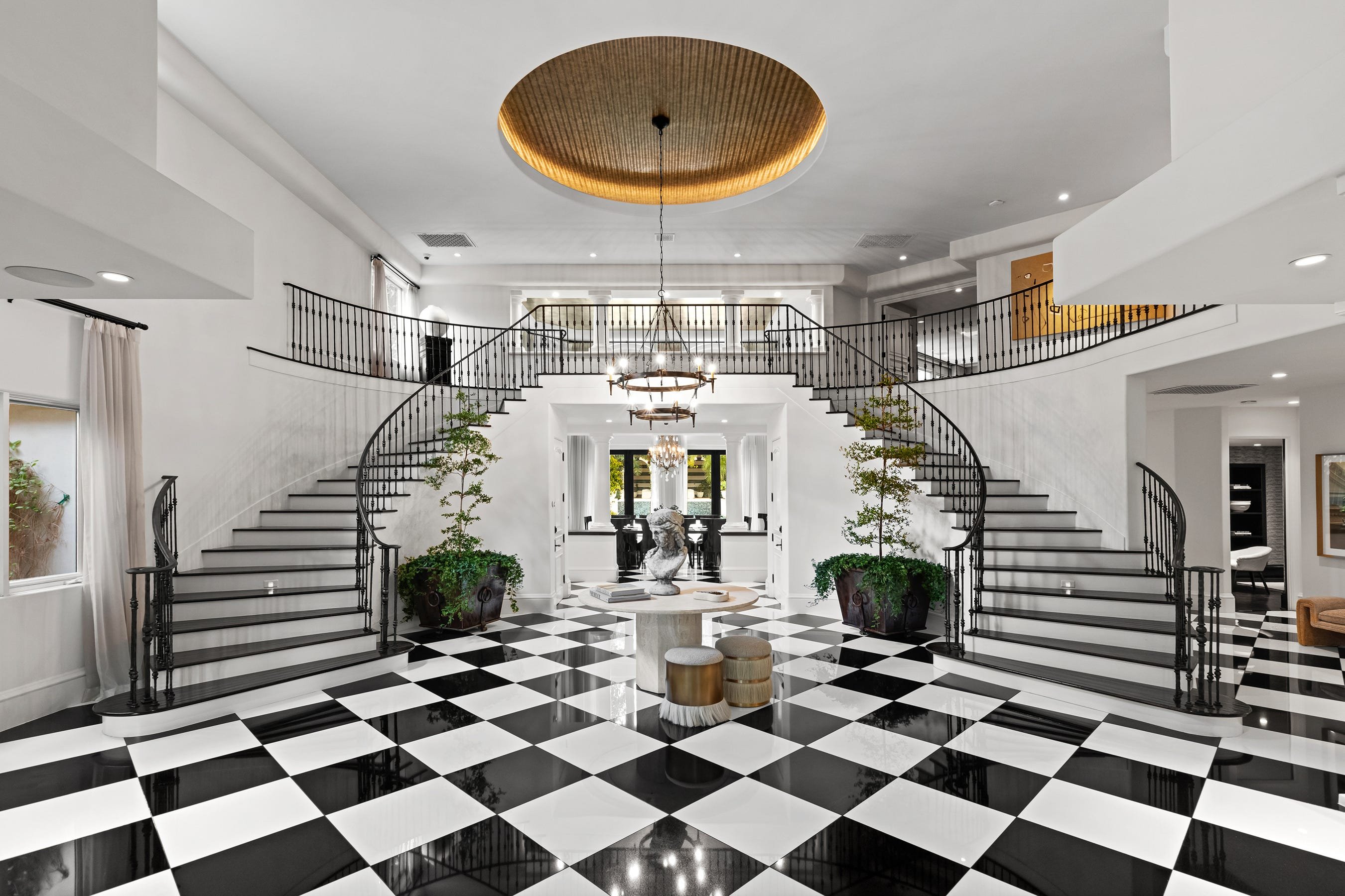 Kris Jenner Pulls the “Keeping Up with the Kardashians” Mansion Off the Market After Reported “Second Thoughts”
