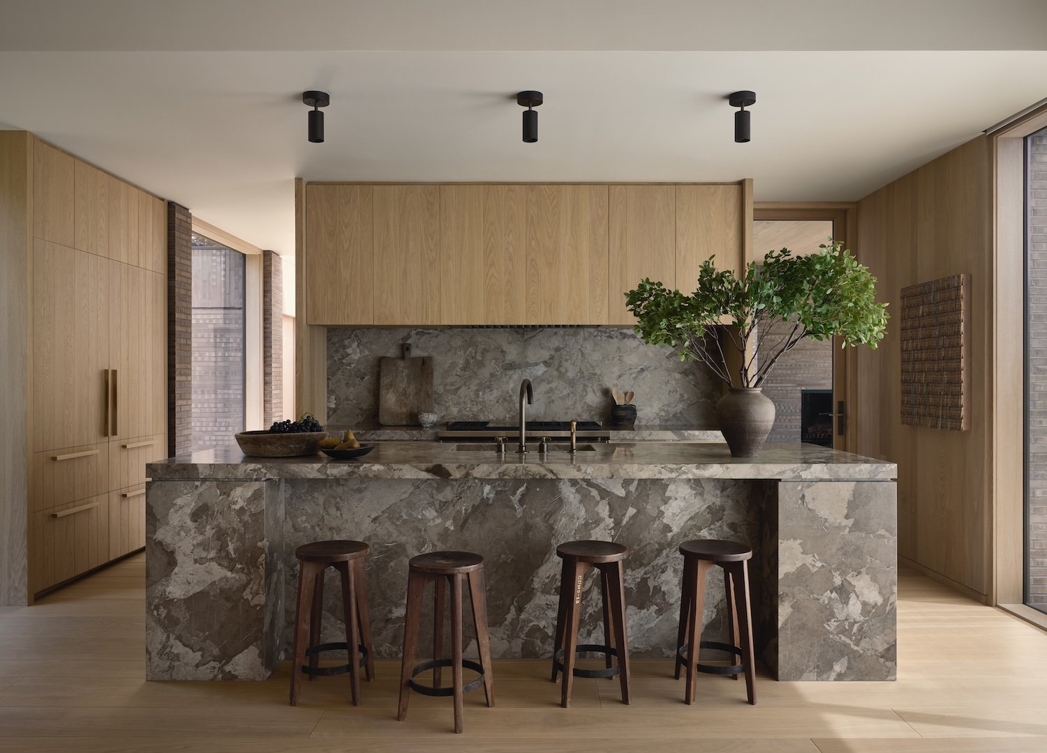 Adam Jordan Draws on a Modernist Landmark in this Michigan Home