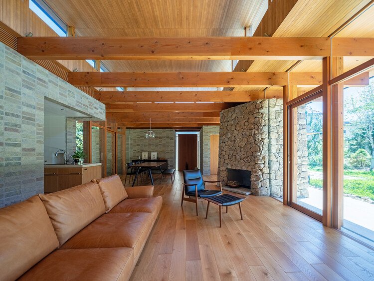 House at the Urban-Nature Threshold / Teitakusubako + Yusuke Igarashi Architects