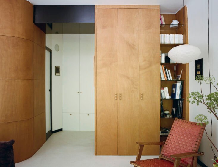 The Architect at Home: Saba Ghorbanlinejad’s Compact Paris Apartment