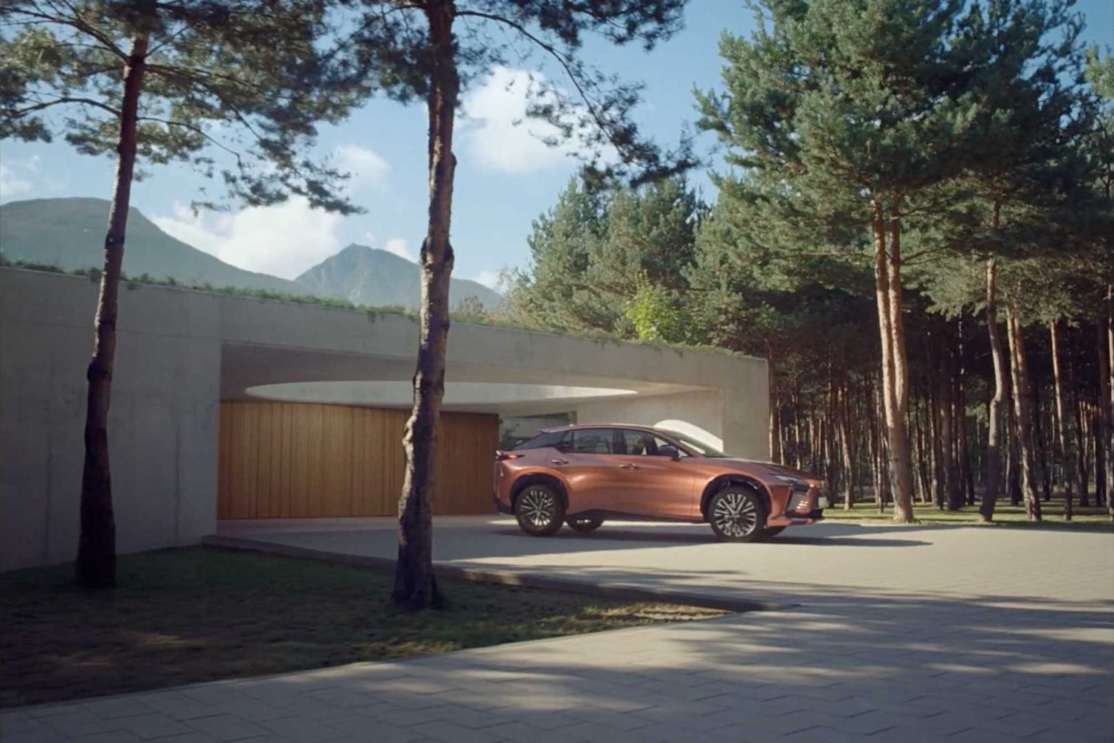 Electric Theatre Collective Digs Into “Details” of Lexus RZ