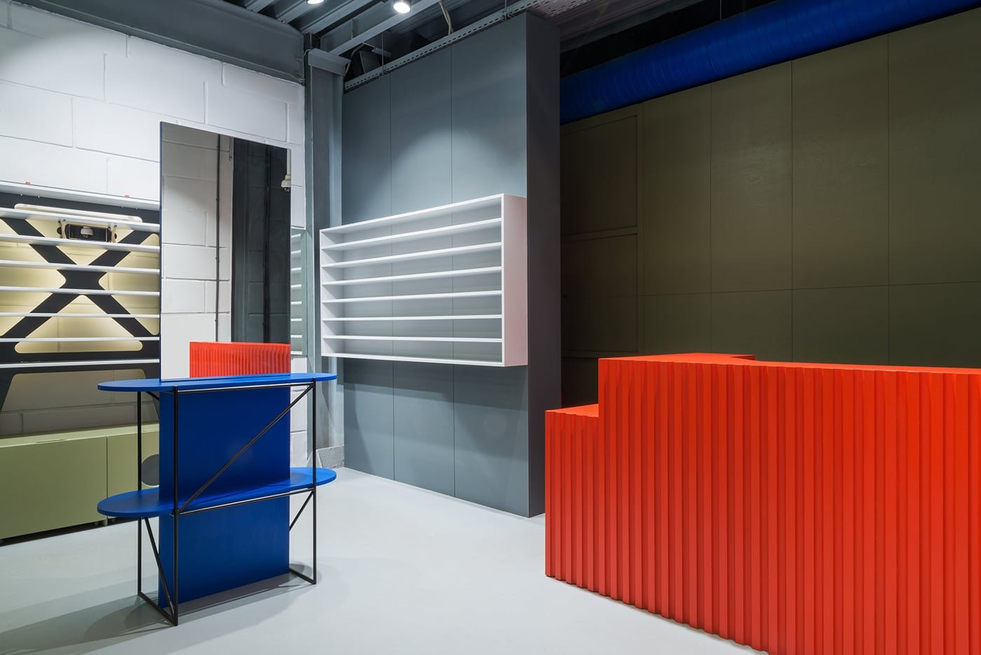 PYE Store /Flacon 2.0 Interior | Mindsparkle Mag