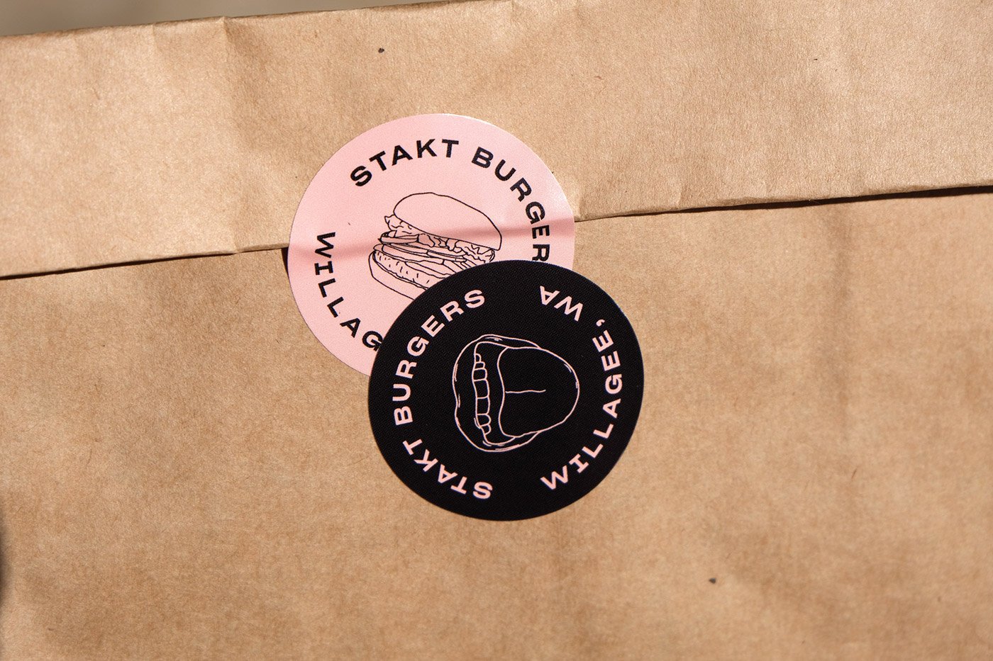 STAKT Burgers Identity | Mindsparkle Mag