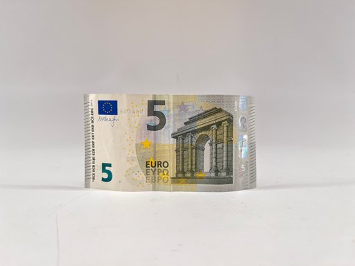 €5 note