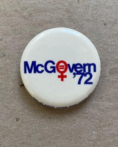 George McGovern 1972 presidential campaign pin/button