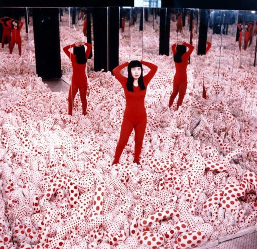 Infinity Mirrored Room – Phalli's Field