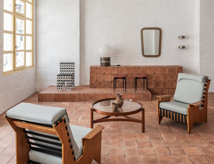 A Greek gallery decamps to the beach, a beloved coffee shop opens in Chicago, and more