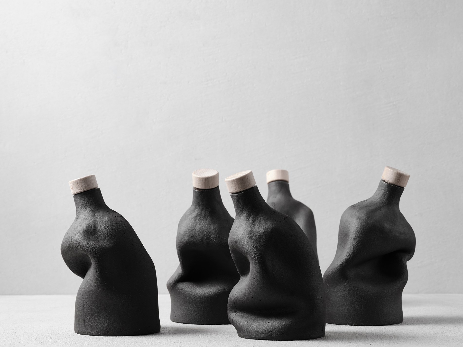 Midva Vidva Onadva’s Bottle Is a Piece of Sculptural Art