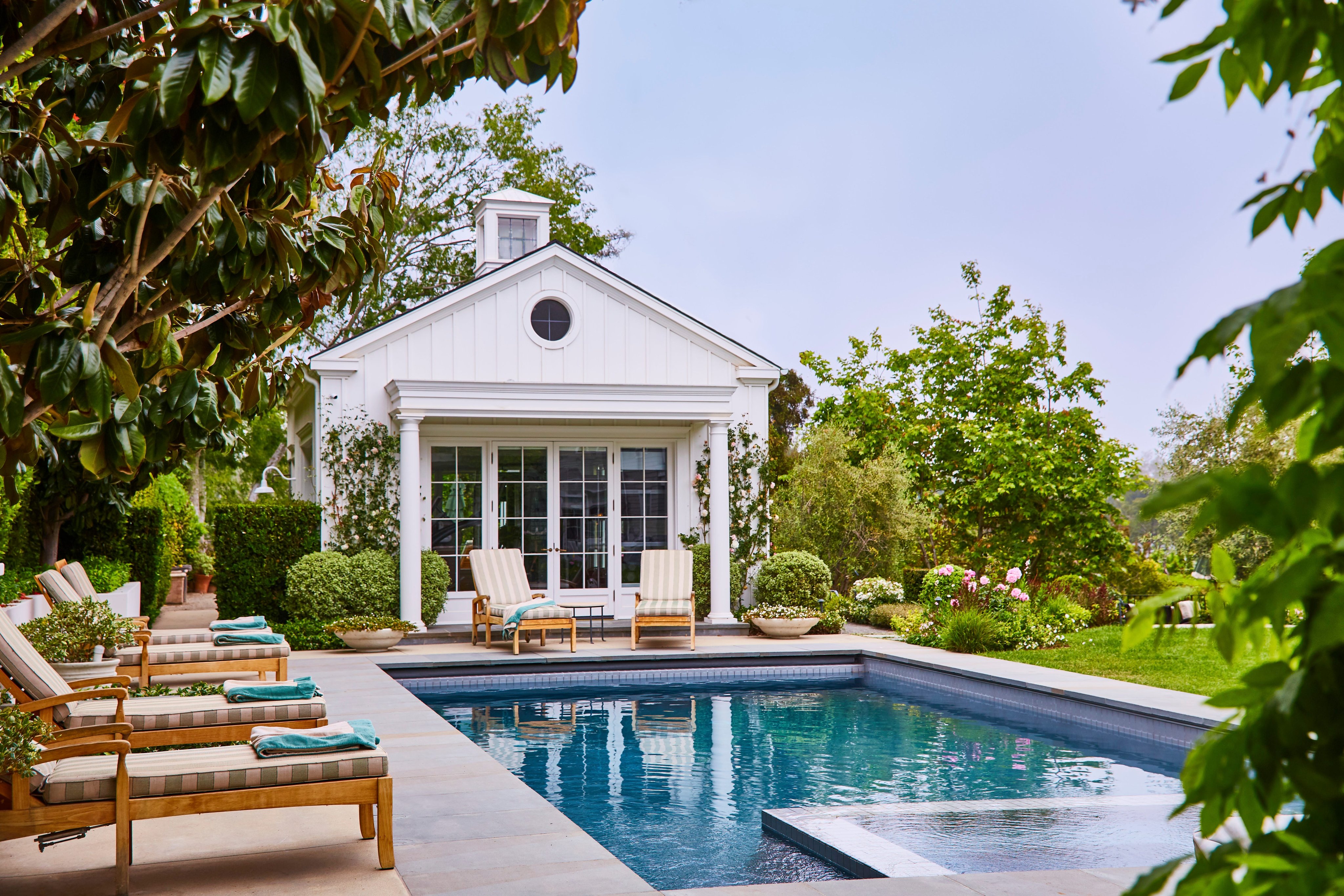 62 Incredible Swimming Pool Designs That Turn Any Backyard Into a Luxury Escape