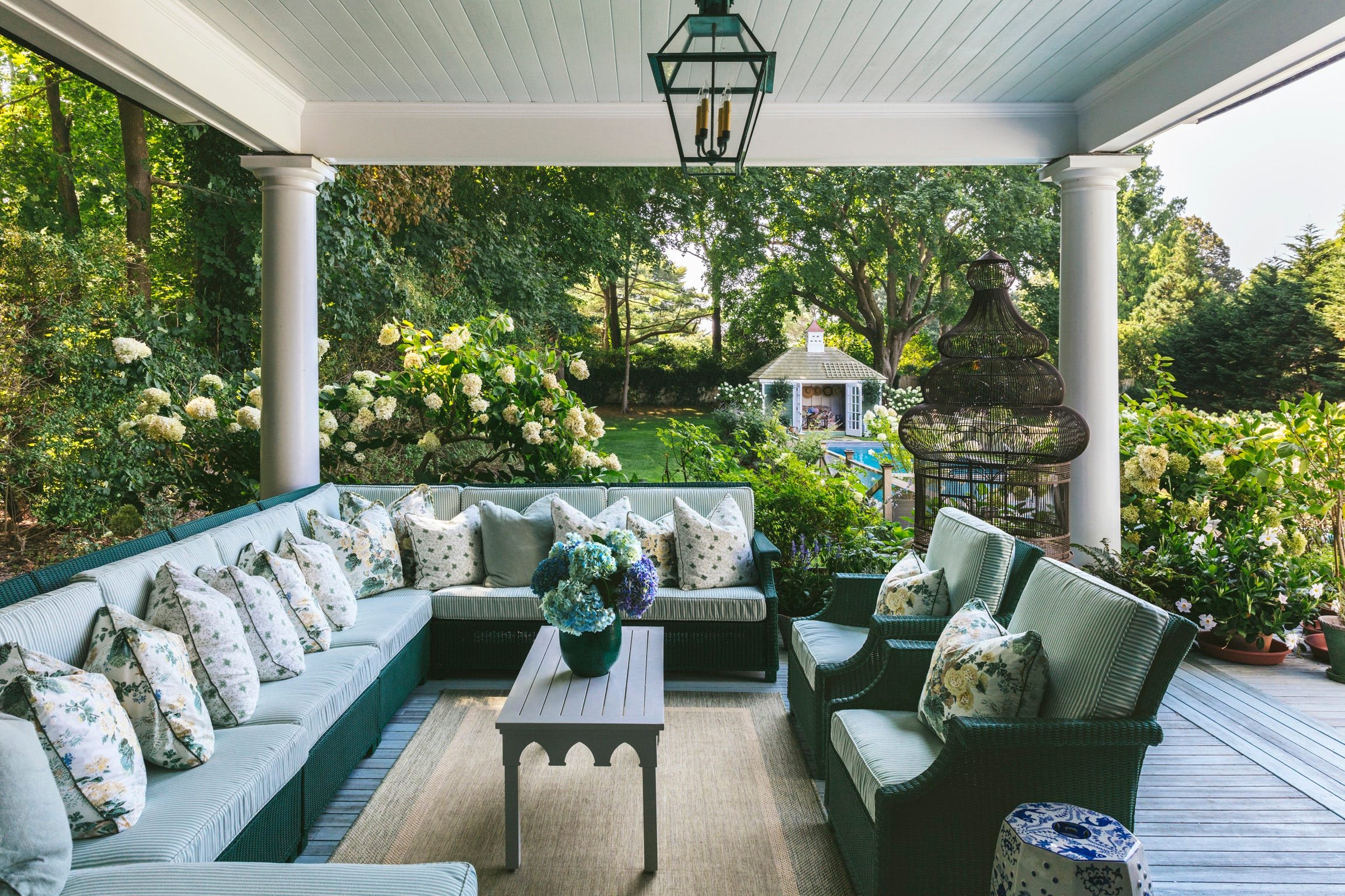 The Good Taste Guide to Outdoor Living