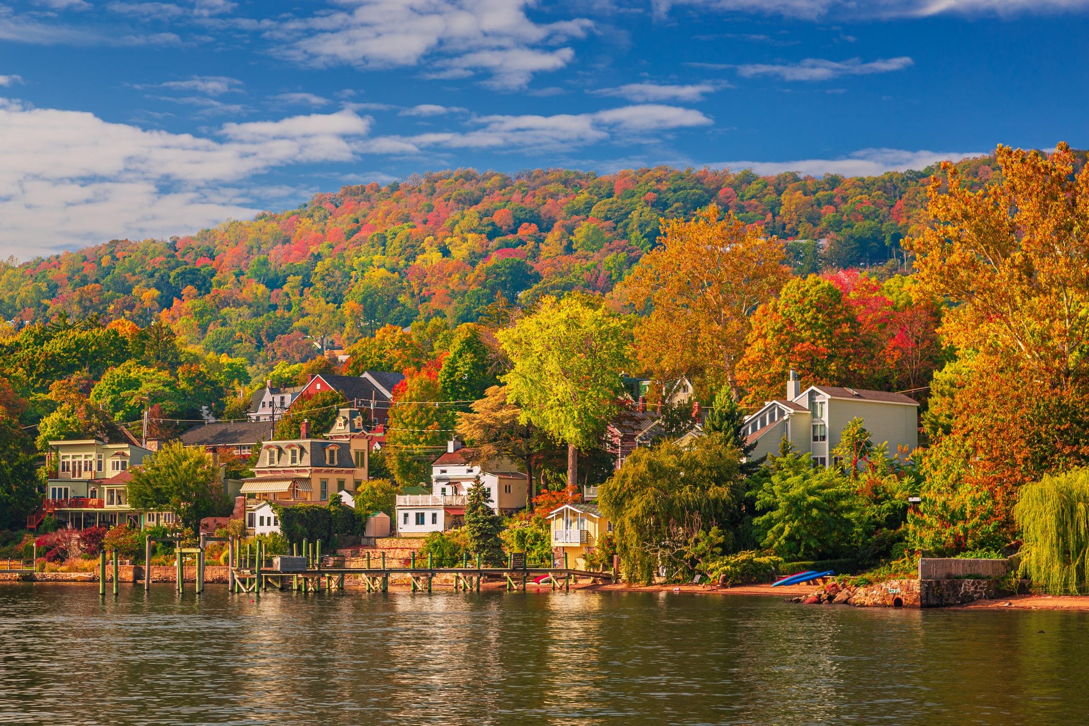 16 Stunning Fall Foliage Destinations to Book for the Ultimate Autumn Getaway