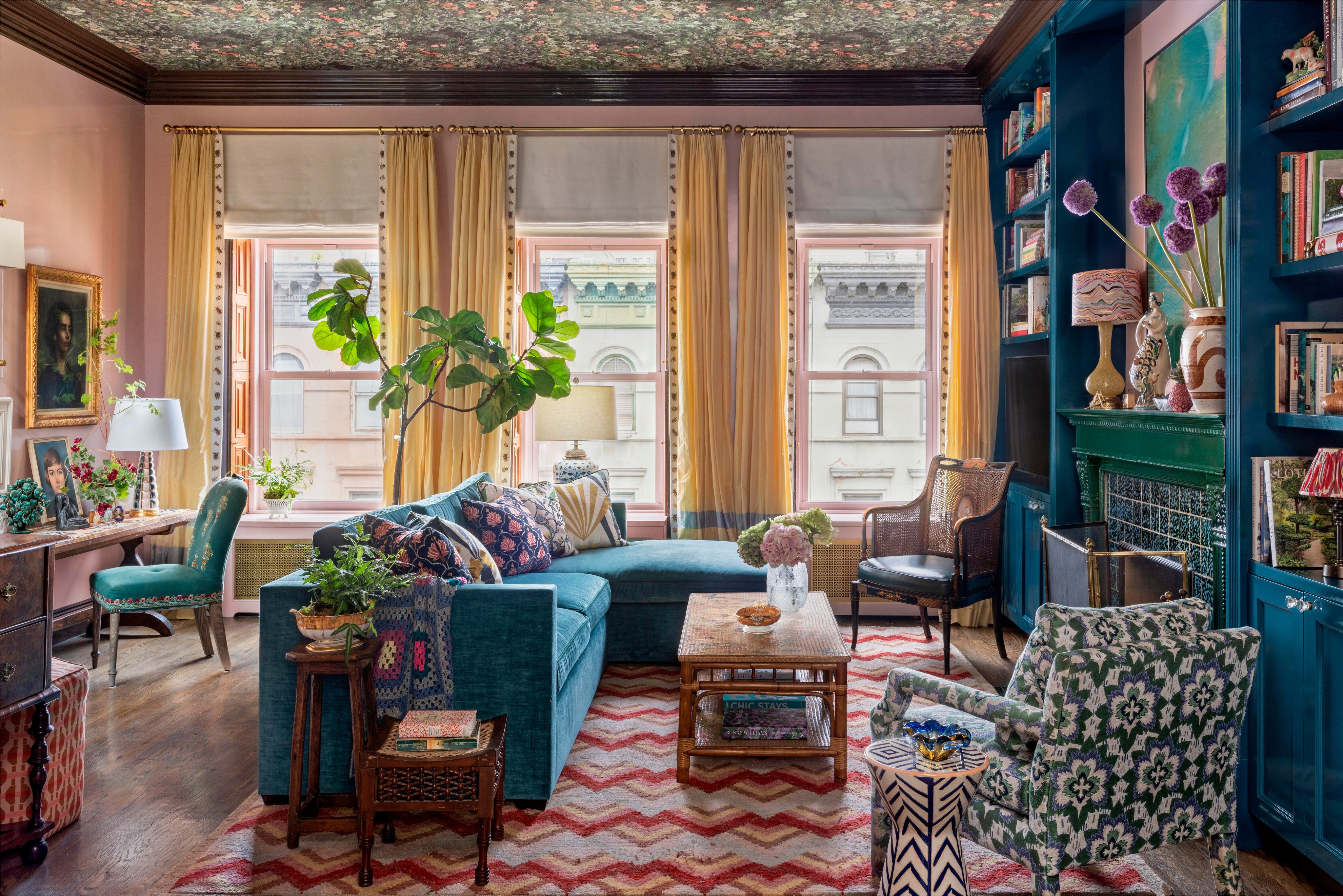 How to Decorate With Warm and Cool Colors Like a Designer