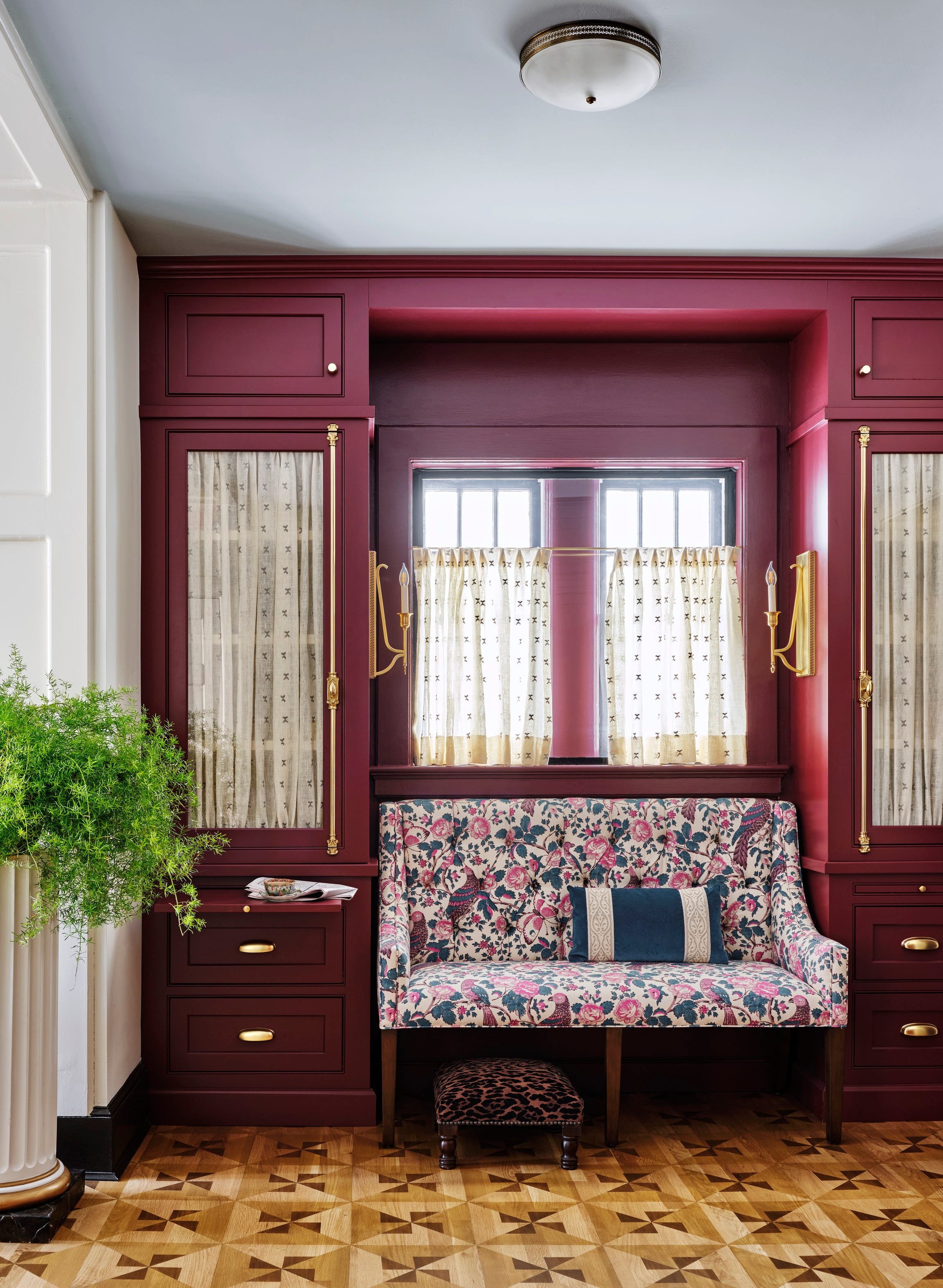 The 5 Best Colors to Pair With Burgundy, According to Designers