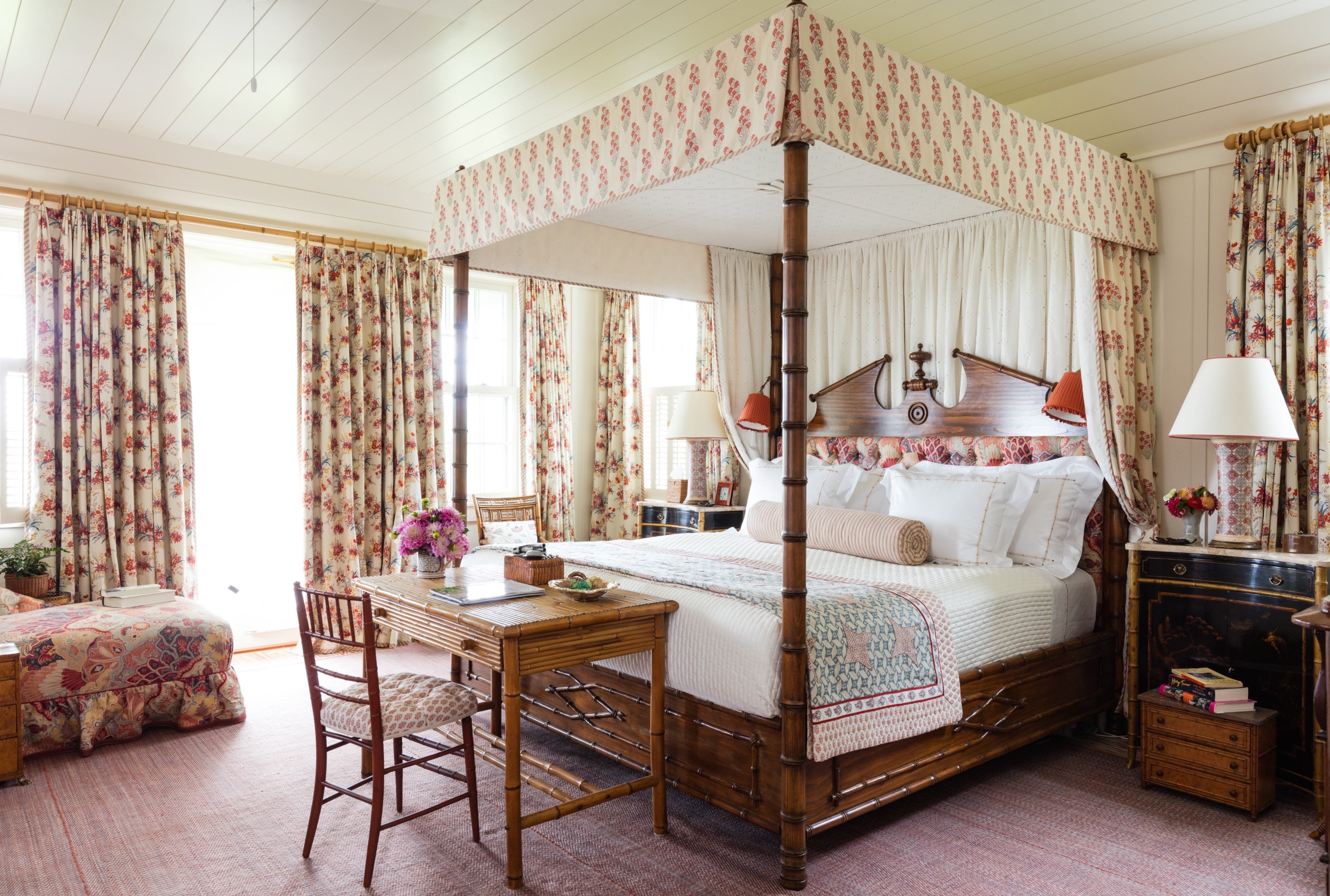 What an Elizabethan Estate and an All-Pink Tween Room Taught Me About the Perfect Guest Room