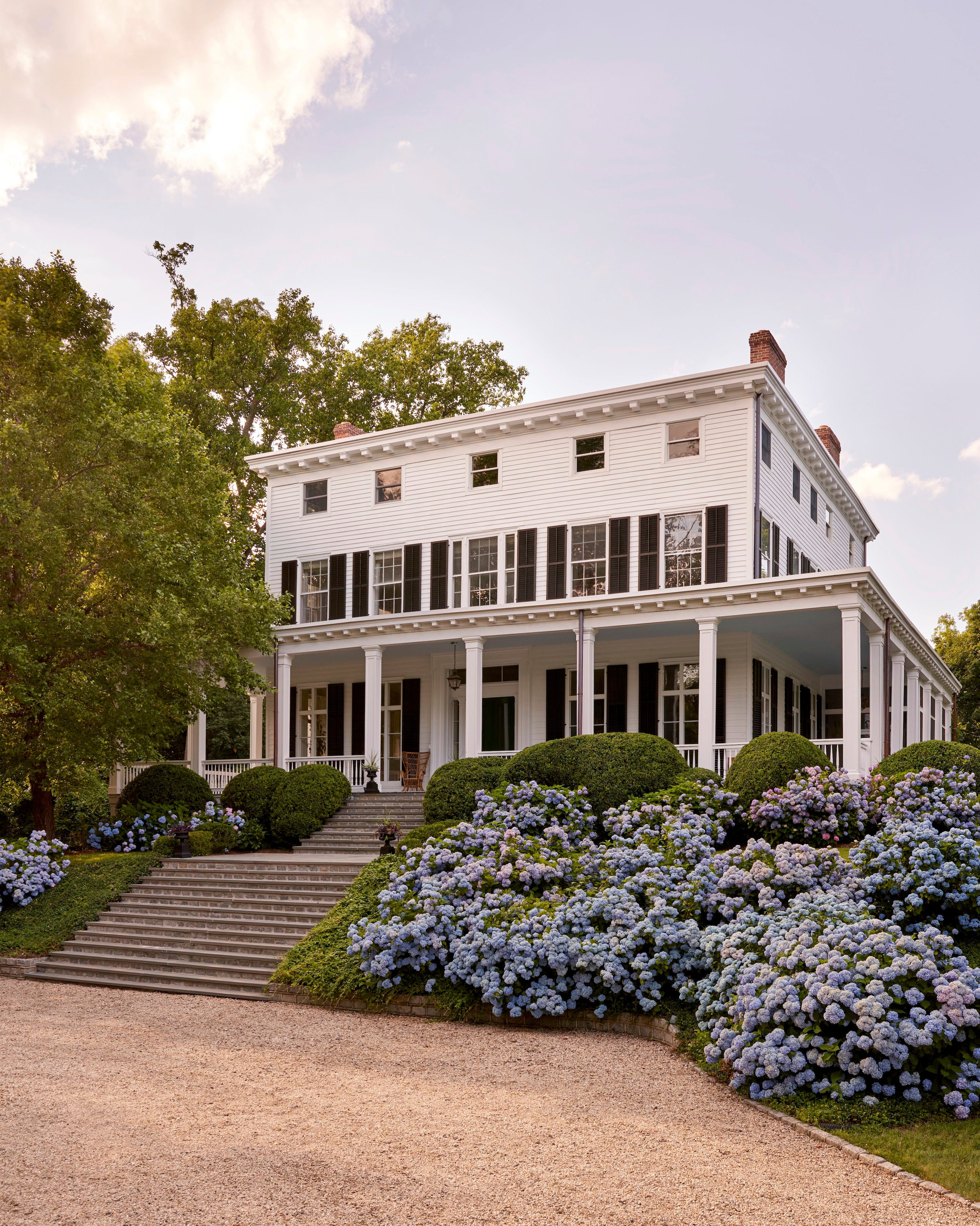 The 5 Curb Appeal Trends You’ll Be Seeing Everywhere in 2027