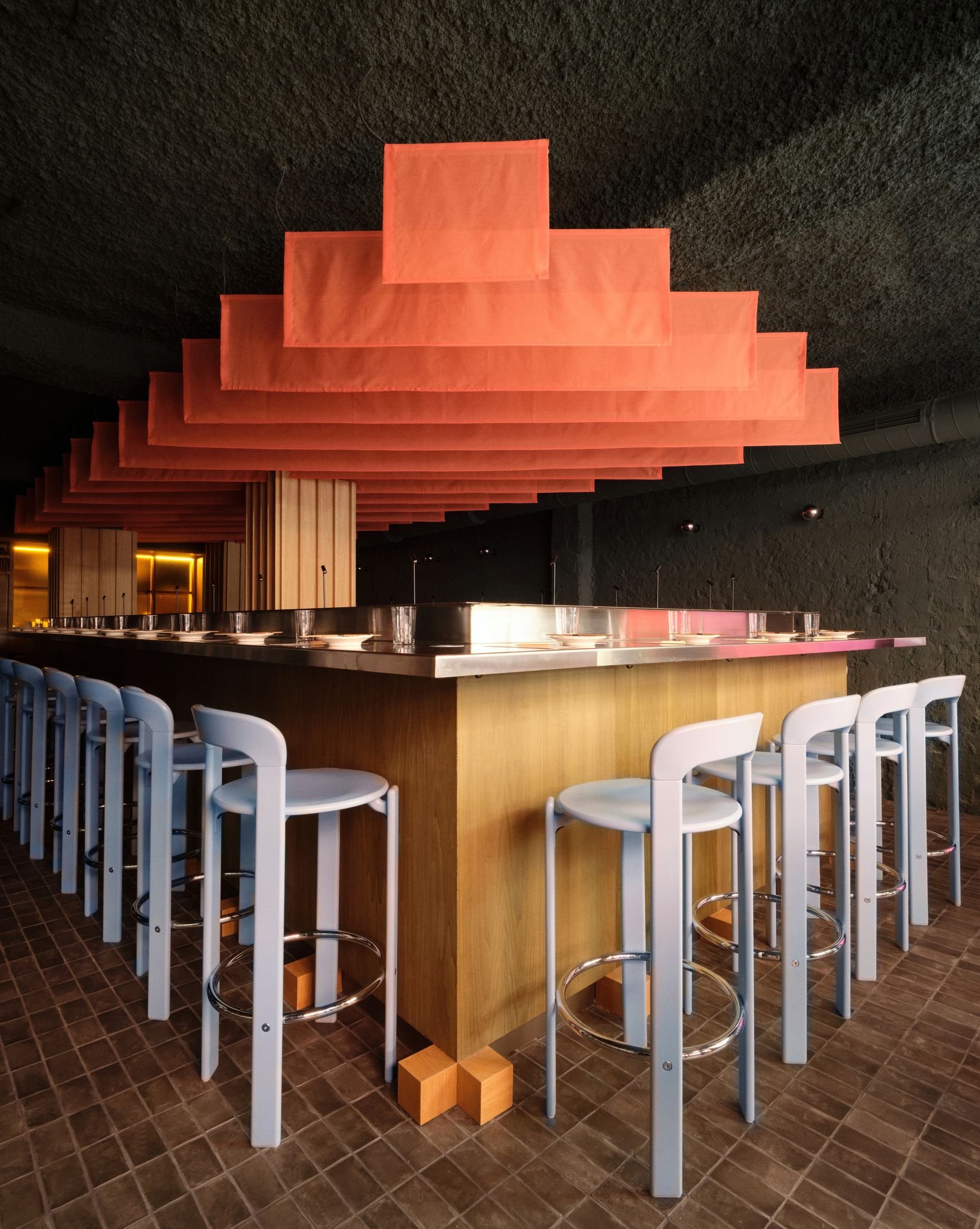 A Permanent Sunset Crowns Plutarco’s Myo Hand Roll Bar in Madrid.