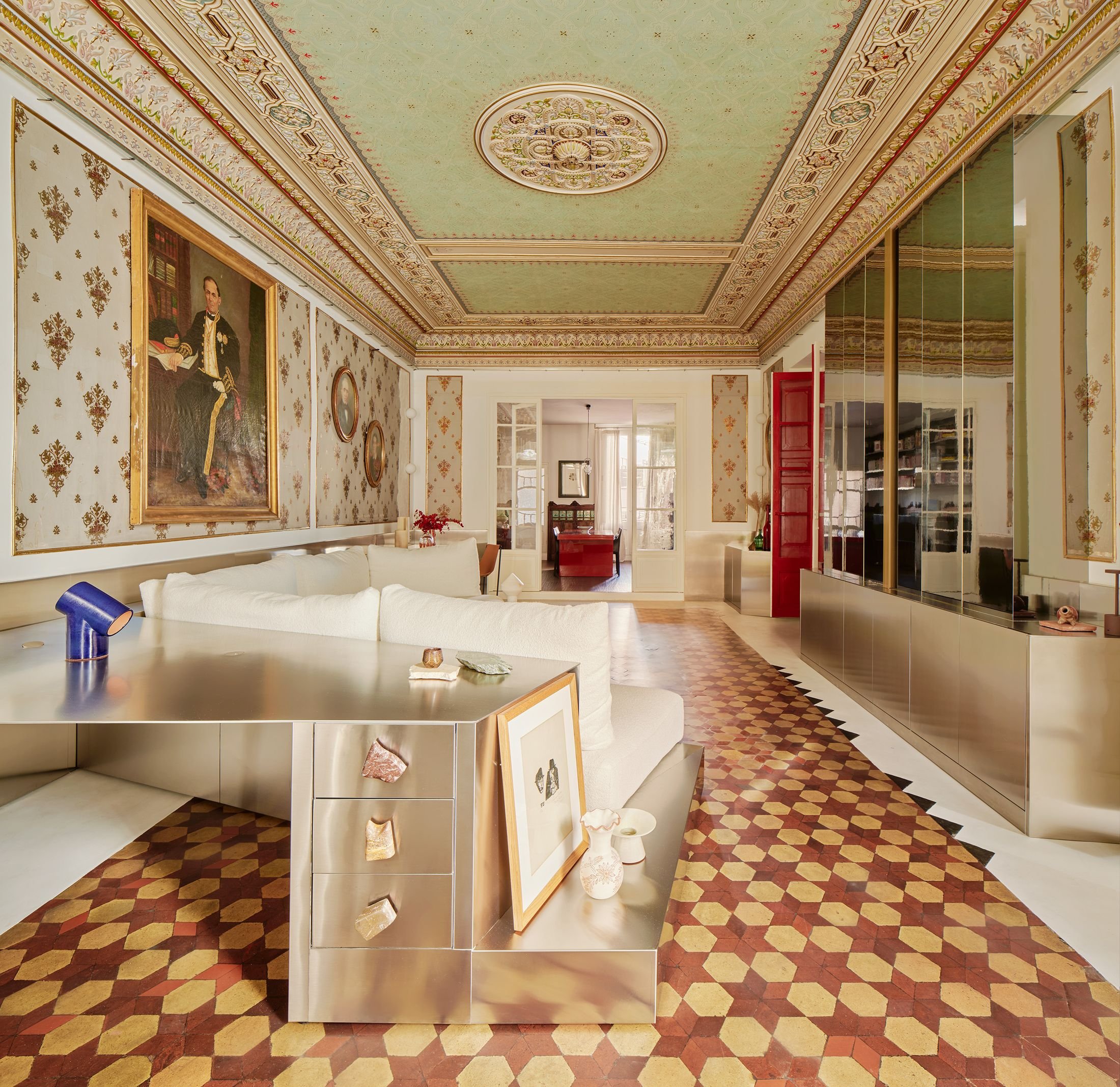 No Botox: Raúl Sánchez Lets a Mataró Heritage Home Wear Its Age at La Casa del Pirata.